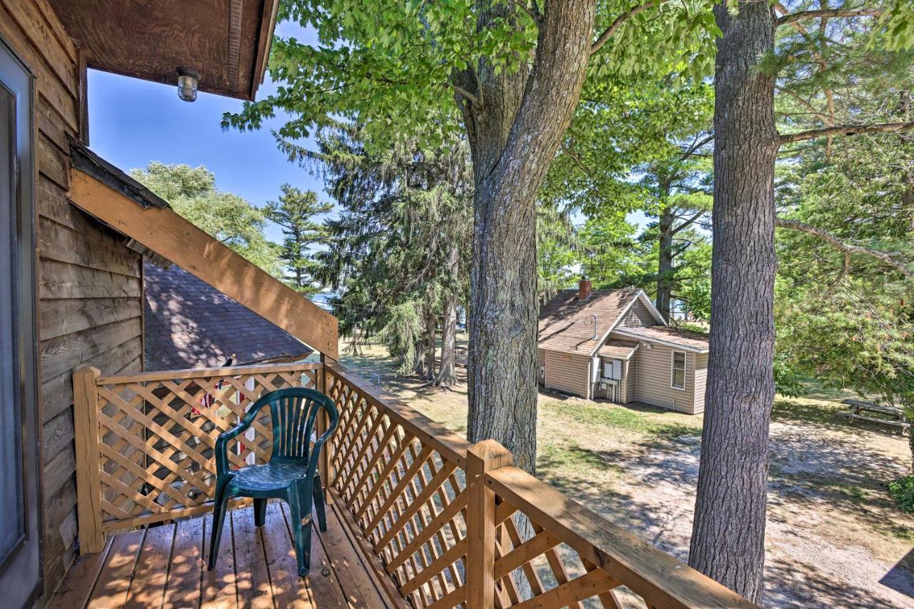 Lakefront Manitou Cottage Less Than 1 Mi To Downtown! Suttons Bay Exterior photo